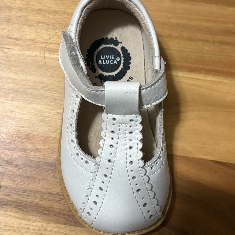Livie & Luca • RIGHT • Size 5 - Picture 2 of 3